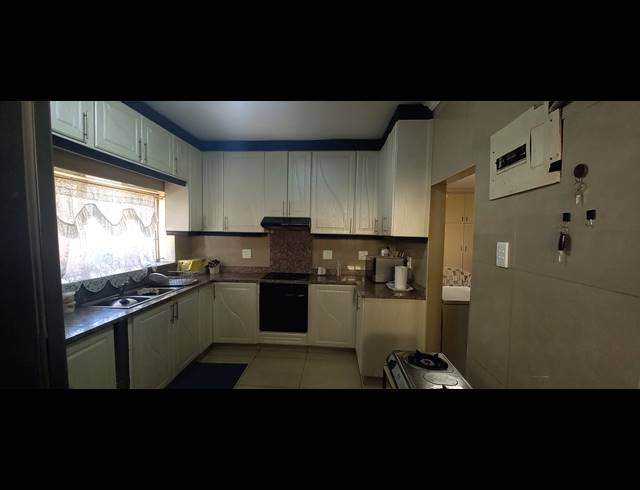 3 BEDROOM HOUSE FOR SALE IN BAYVIEW